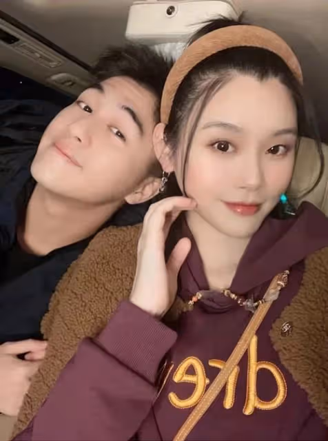 33歲奚夢瑤低調慶生,撇嘴與何猷君貼臉秀恩愛,二胎后豐腴似少女
