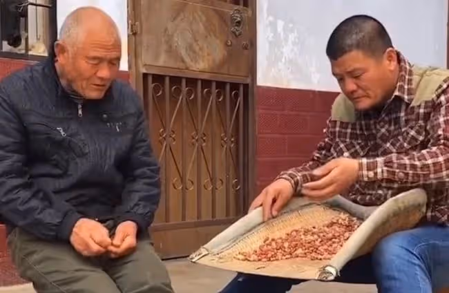 吃飯引百萬圍觀，影響力令奧迪服軟，為何母親去世卻拒絕粉絲饋贈
