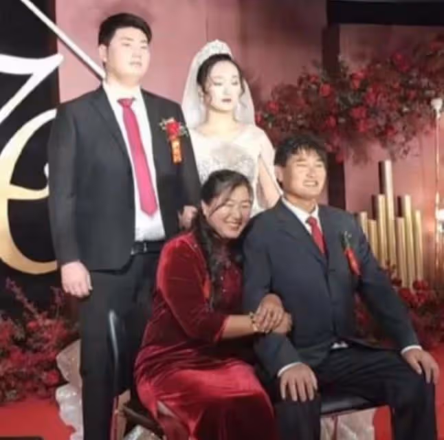 陳亞男首出鏡回應婚變！將回家和公婆老公團聚，全無笑容臉頰消瘦