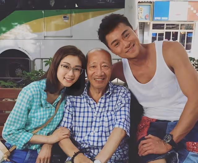 TVB前知名老戲骨中風入院!左邊身體癱瘓,生活不能自理要坐輪椅