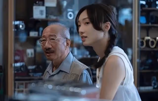 TVB前知名老戲骨中風入院!左邊身體癱瘓,生活不能自理要坐輪椅