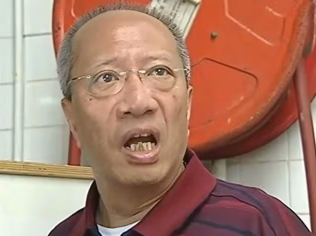 TVB前知名老戲骨中風入院！左邊身體癱瘓，生活不能自理要坐輪椅