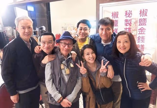 TVB前知名老戲骨中風入院！左邊身體癱瘓，生活不能自理要坐輪椅