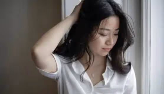 離婚2年後,我愛上一個腿腳殘疾的男人,放縱一夜,我就有了