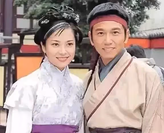 「港姐冠軍」郭羨妮,力排眾議下嫁「農村窮小夥」自掏腰包買房,10年婚姻時光印證:不後悔當初的選擇