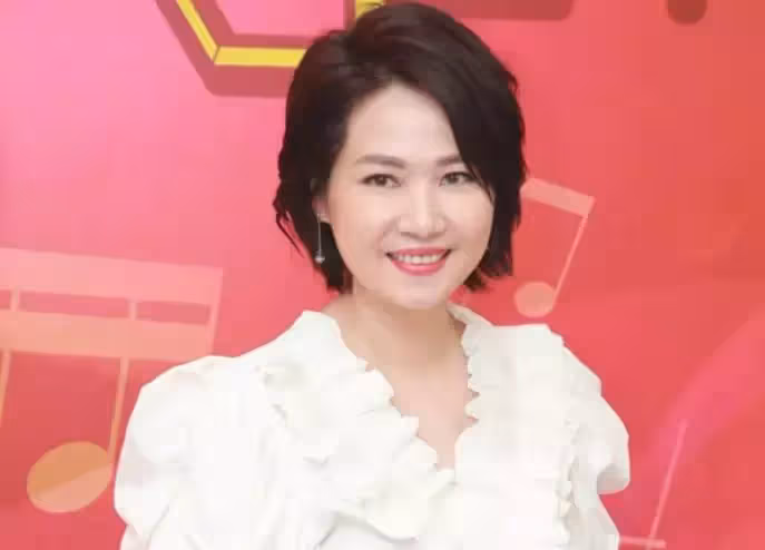 溫兆倫前女友宣布全面復出!哭訴曾被未婚夫背叛,息影后生活十分艱辛,53歲單身沒兒女