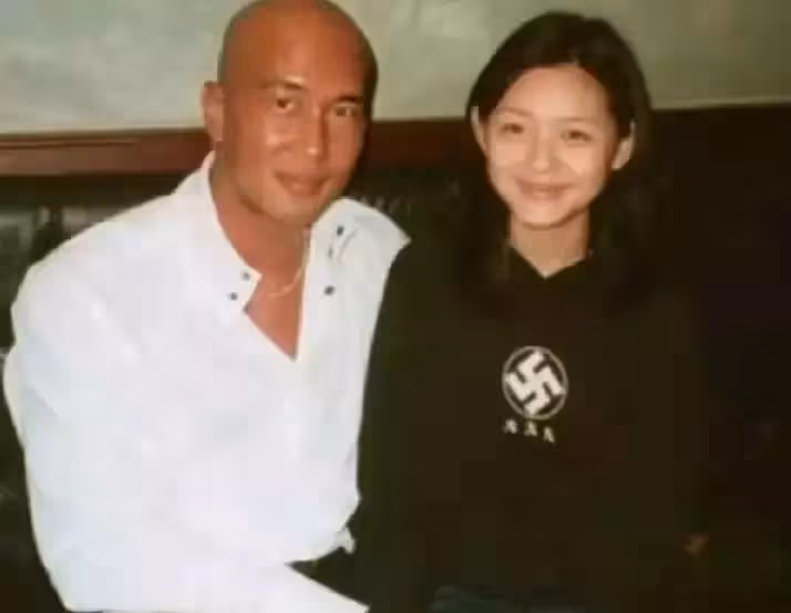 大S二婚老公具俊曄背景曝光!出身於單親家庭,52歲靠年邁老母照顧,對方不喜歡離異女:單身二十幾年直接閃婚初戀