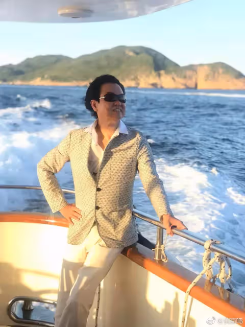 不靠男人《開心鬼》女星離婚靠自己賺上億身家,獨享270度全海景,嫁女霸氣贈2千萬嫁妝,黃色法拉利超搶眼
