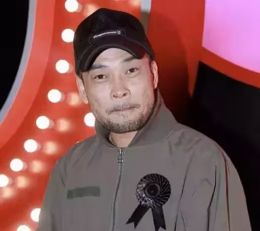 「周星馳接班人」葛民輝被迫搬家!戴口罩難掩愁容,付不起11萬房租,拿蛇皮袋住酒店,堅持不裁員,網:重情重義的好老闆!