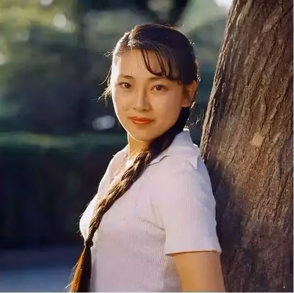 為娶利智拋棄妻女!李連杰大女兒「3歲時父母離婚」在陰影里長大 「不相信愛情」33歲仍單身未婚