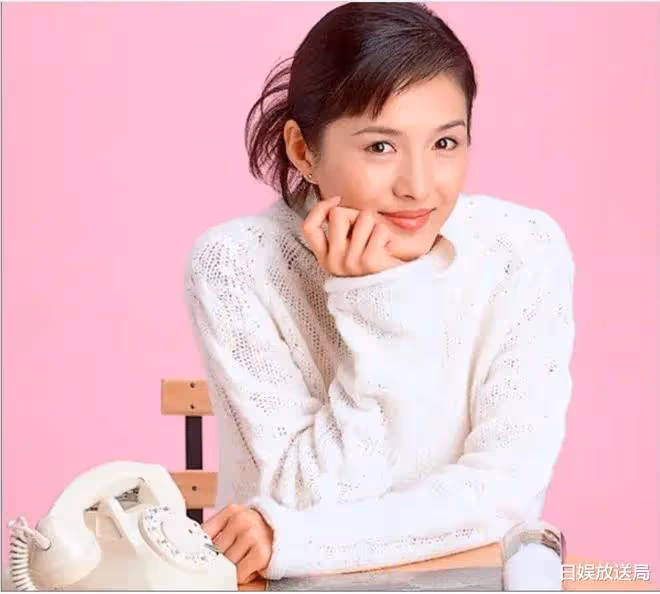 2022年人氣調查:日網評選最喜歡的50代美女演員排行榜(第11~20位)