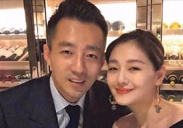 大S閃婚嫁給20年前的偶像,母親氣到吃藥,對象竟是個媽寶男