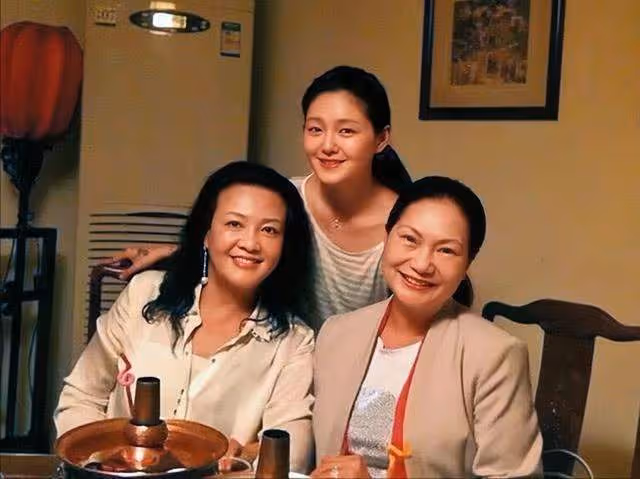 大S再婚後拒談前夫，新老公隔離不住汪小菲酒店，沉浸戀愛似少女