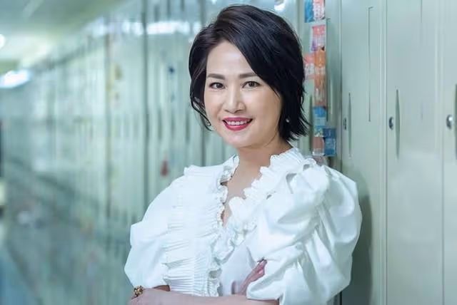 香港知名女星息影17年宣告復出!轉行成餐廳老闆,至今仍是單身
