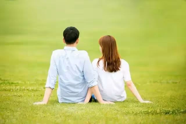 老公把婆婆接到城裡,我回娘家住了半個月,回家後我哭紅了眼