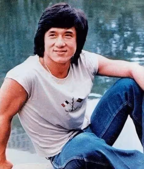 港臺男星今昔：成龍讓人心疼，李連杰不敢認，看到苗僑偉：從年輕帥到老