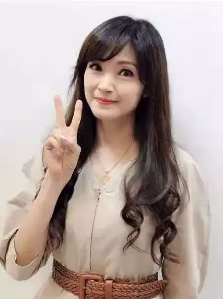 54歲方季惟因病淡出演藝圈，扛千萬負債相親被嘲「別全家嫁過來」，父親淚泣「絕不賣女兒」，單身一人過日子：房租收不完