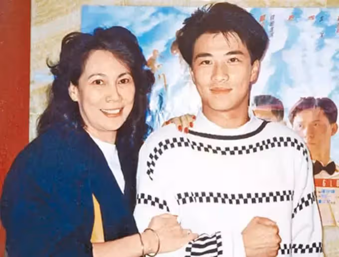王馨平曬照悼念亡母林翠！「簡短話語」訴說思念之情，爸爸王羽已患疾多年