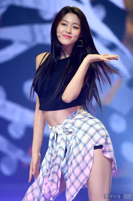 她被稱為「最美肉體」，身高一米六七，體重一百二十斤，網友：人間尤物