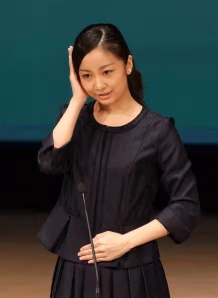 日本皇室最美公主佳子的私服寫真28枚收藏版都在這裡,別再到處找