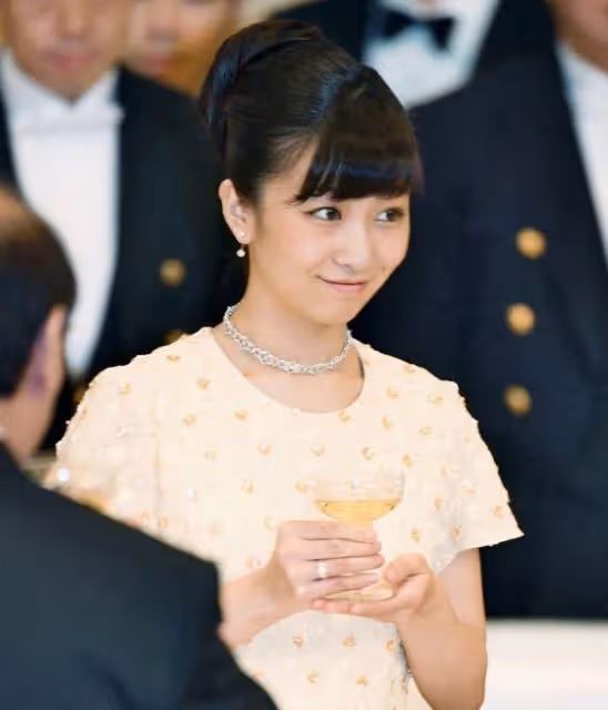 日本皇室最美公主佳子的私服寫真28枚收藏版都在這裡,別再到處找