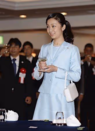 日本皇室最美公主佳子的私服寫真28枚收藏版都在這裡,別再到處找