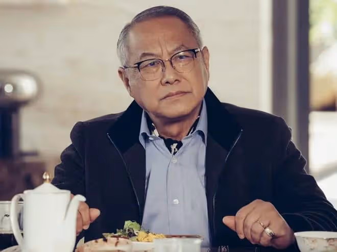 74歲老戲骨批評TVB亂捧人做主角!工資低又辛苦,留不住厲害的人