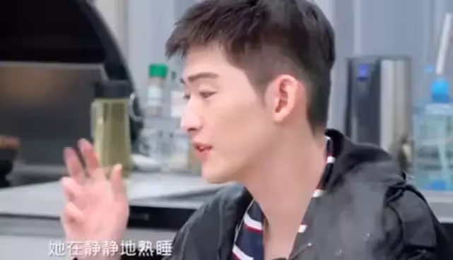 張翰分享戀愛後感言，稱睡醒看到她就會心跳加速！