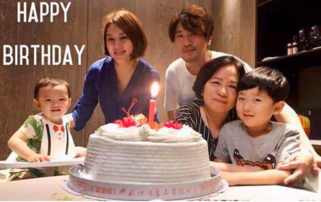 36歲女星患乳腺癌後首露面採訪!頭髮全部掉光,身形消瘦難掩憔悴