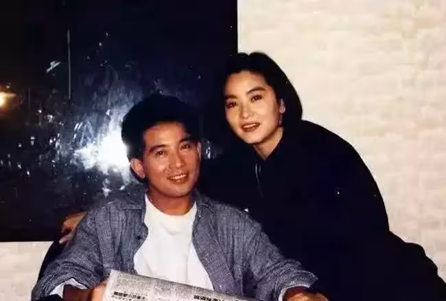 林青霞癡戀帥氣秦漢20年,卻遺憾分手,嫁給其貌不揚的現任安度半生:心安才是歸處