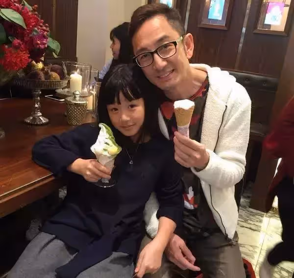 每月給80萬家用!吳啟華女兒近照曝光,13歲美女挑戰做最美星二代