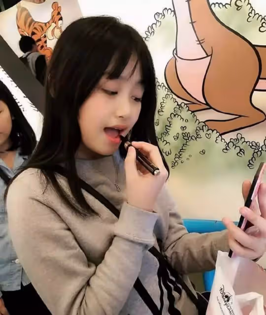 每月給80萬家用!吳啟華女兒近照曝光,13歲美女挑戰做最美星二代