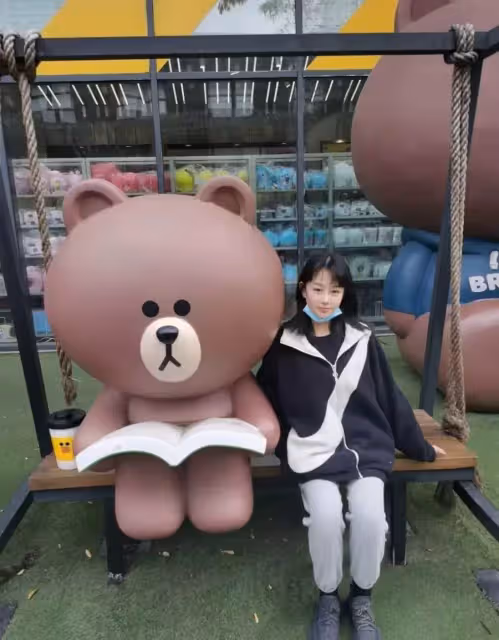 每月給80萬家用!吳啟華女兒近照曝光,13歲美女挑戰做最美星二代
