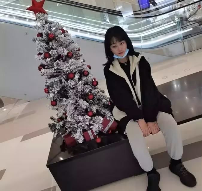 每月給80萬家用!吳啟華女兒近照曝光,13歲美女挑戰做最美星二代