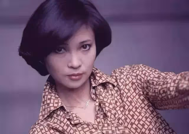74歲蕭芳芳美過張曼玉,歷經兩段感情,被譽「最難忘前任」:女人的一生無需依靠男人