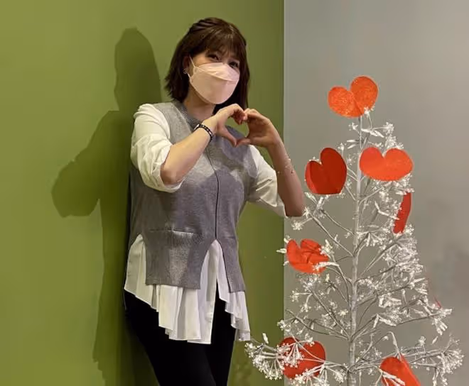 36歲女星患癌化療副作用大!稱頭髮掉光指甲全斷,臉長滿痘像毀容