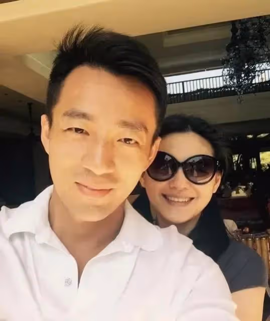 大s次次閃婚,以往感情中她受到了太多的挫折或許這就是原因