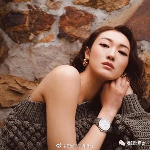 李佳芯罕曬白滑蛇腰勁誘惑！袁偉豪被老婆張寶兒一句話撻著