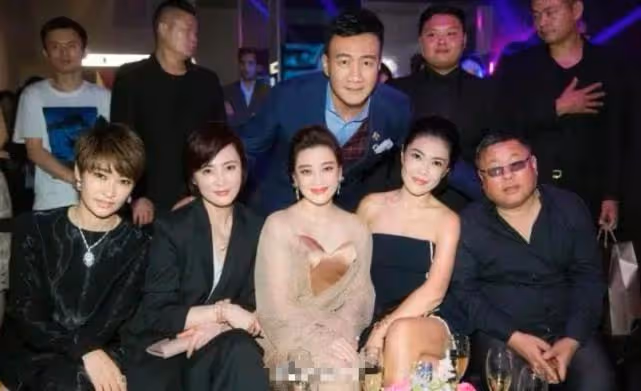 娛樂圈的合影定律:拍照不找梅婷,因為至今沒人贏過!