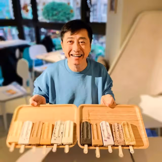 再婚4年好甜 !哈林「為愛當家庭煮夫」手拎菜籃逛市場 不惜「月砸70萬租2豪宅」全為老婆著想