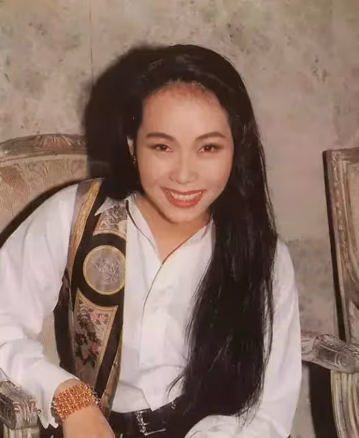 三度封后!58歲資深女星「結婚33年無子女」 老公出軌8次「至今堅持不離婚」與老公日常秀恩愛