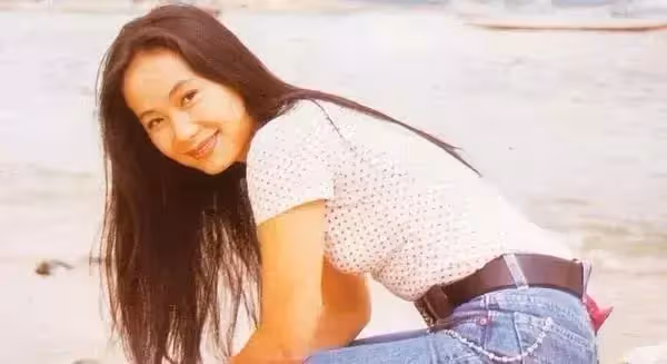 三度封后!58歲資深女星「結婚33年無子女」 老公出軌8次「至今堅持不離婚」與老公日常秀恩愛
