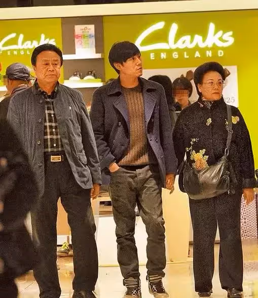 兒子突帶伊能靜回家婆婆不諒解,轉念為婚禮獨吞癱瘓風險,她一聽卻說不嫁了:背後原因太心疼