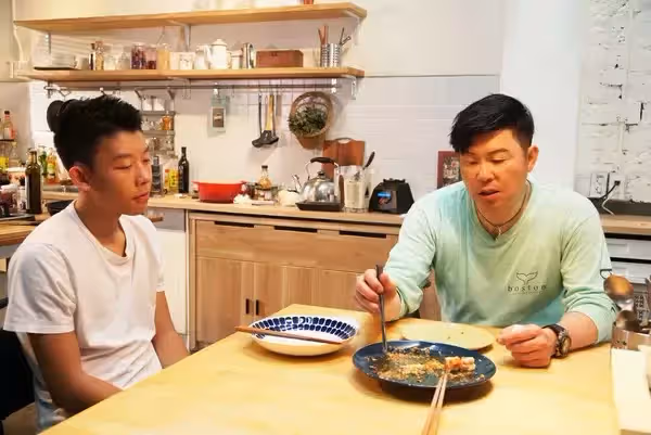 自認是嚴父!曾國城與資優生兒「父子私下相處首曝光」 難得「誇兒子是人才」為父欣慰又擔憂
