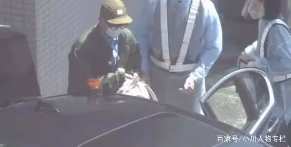 具俊曄已抵達台北機場,在鏡頭前開心揮手,小S很期待見到姐夫