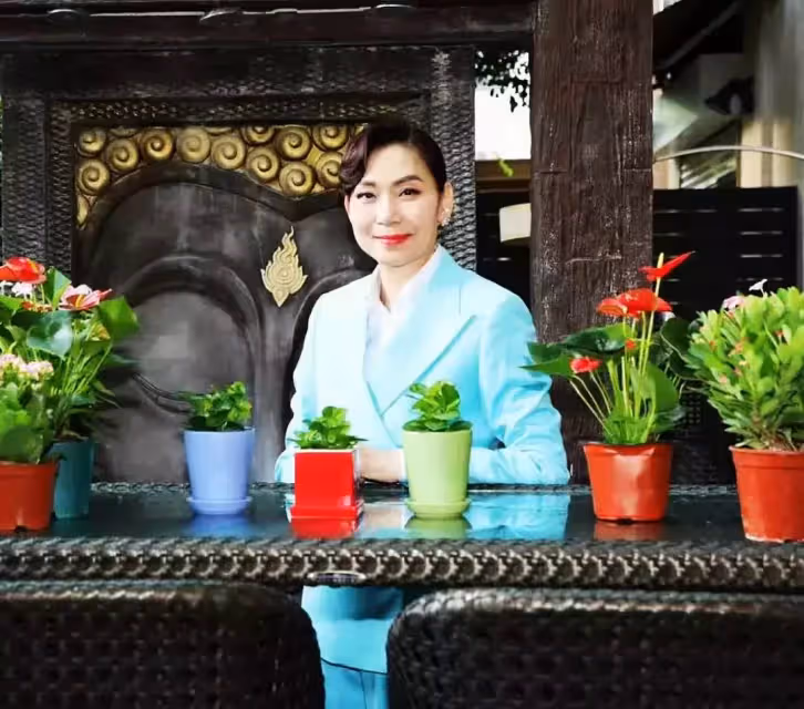 拒絕嫁入豪門,自己卻成了豪門,59歲鄺美雲近照曝光:傳奇人生自己書寫