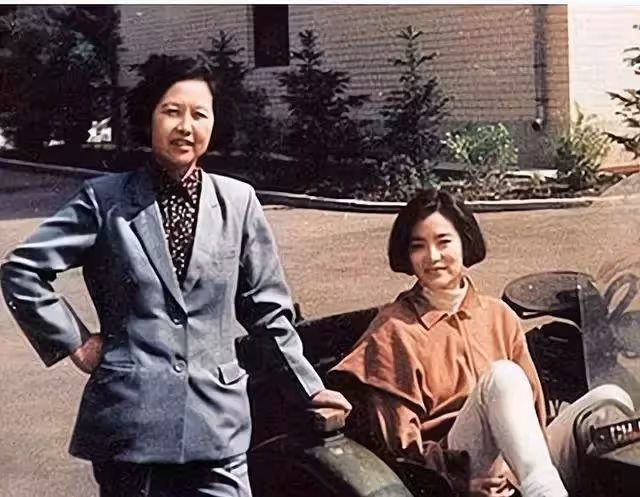河南鄉村教師突然得知:親生妹妹竟是林青霞,拒絕妹妹200萬補償,習慣平靜生活