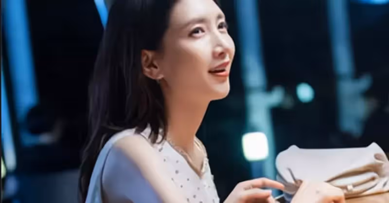 閨蜜半夜給丈夫發消息，我替熟睡丈夫回覆：老婆夜班，你來我家