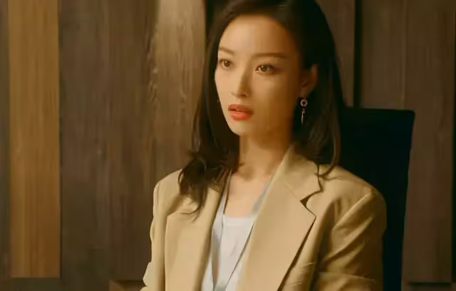 40歲女人悔恨:離婚不離家,跟丈夫分床10年自己能忍,卻害慘女兒