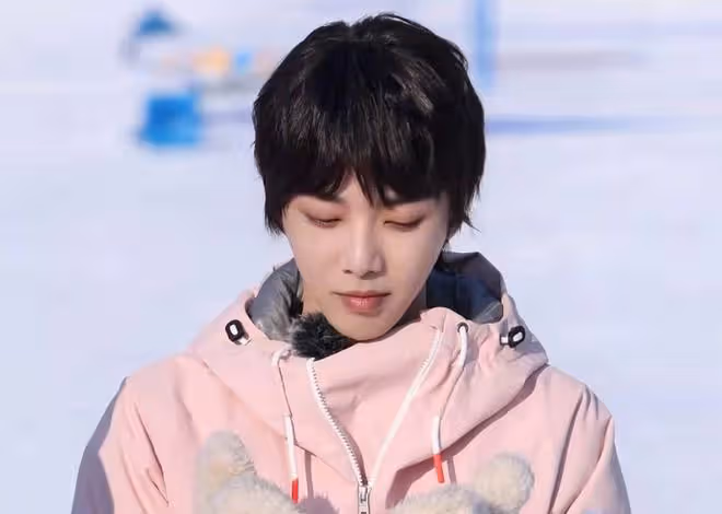 圈內人曝流量男星睡漂亮粉絲,事後將女生開除了事,華晨宇躺槍